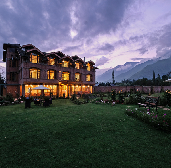 NADIS HOTEL | SRINAGAR