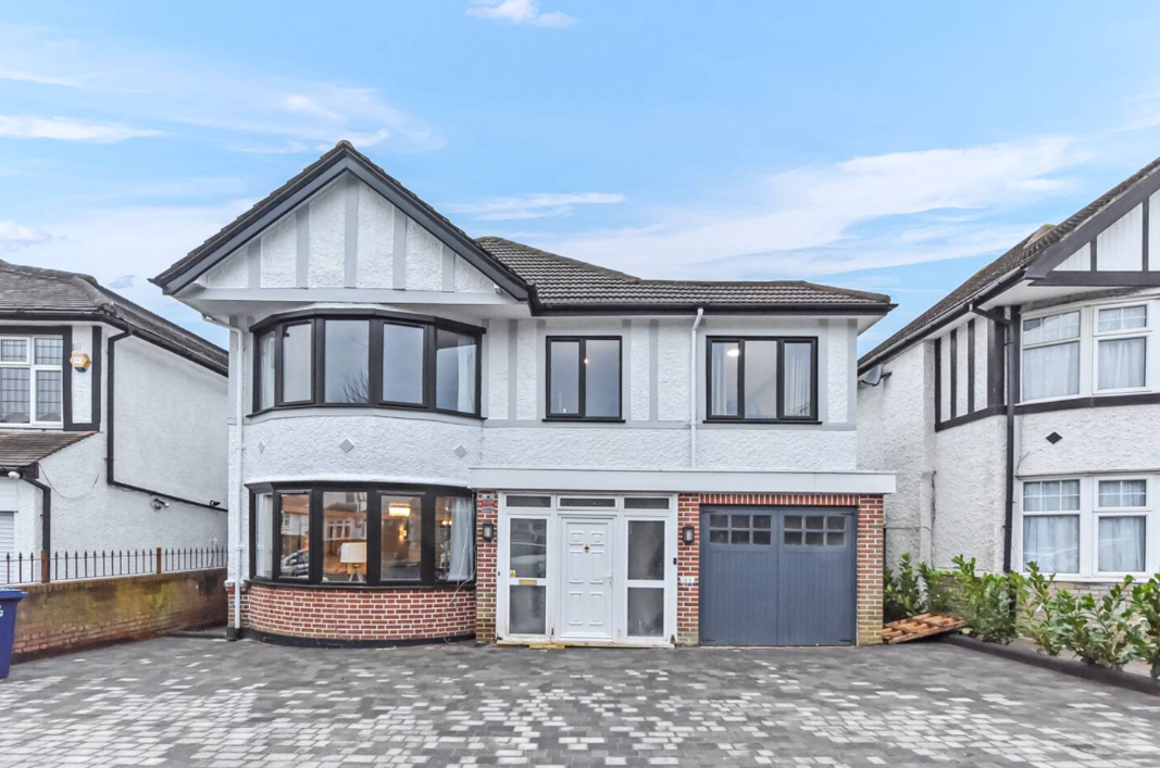 LONDON - Large Family Home in North London