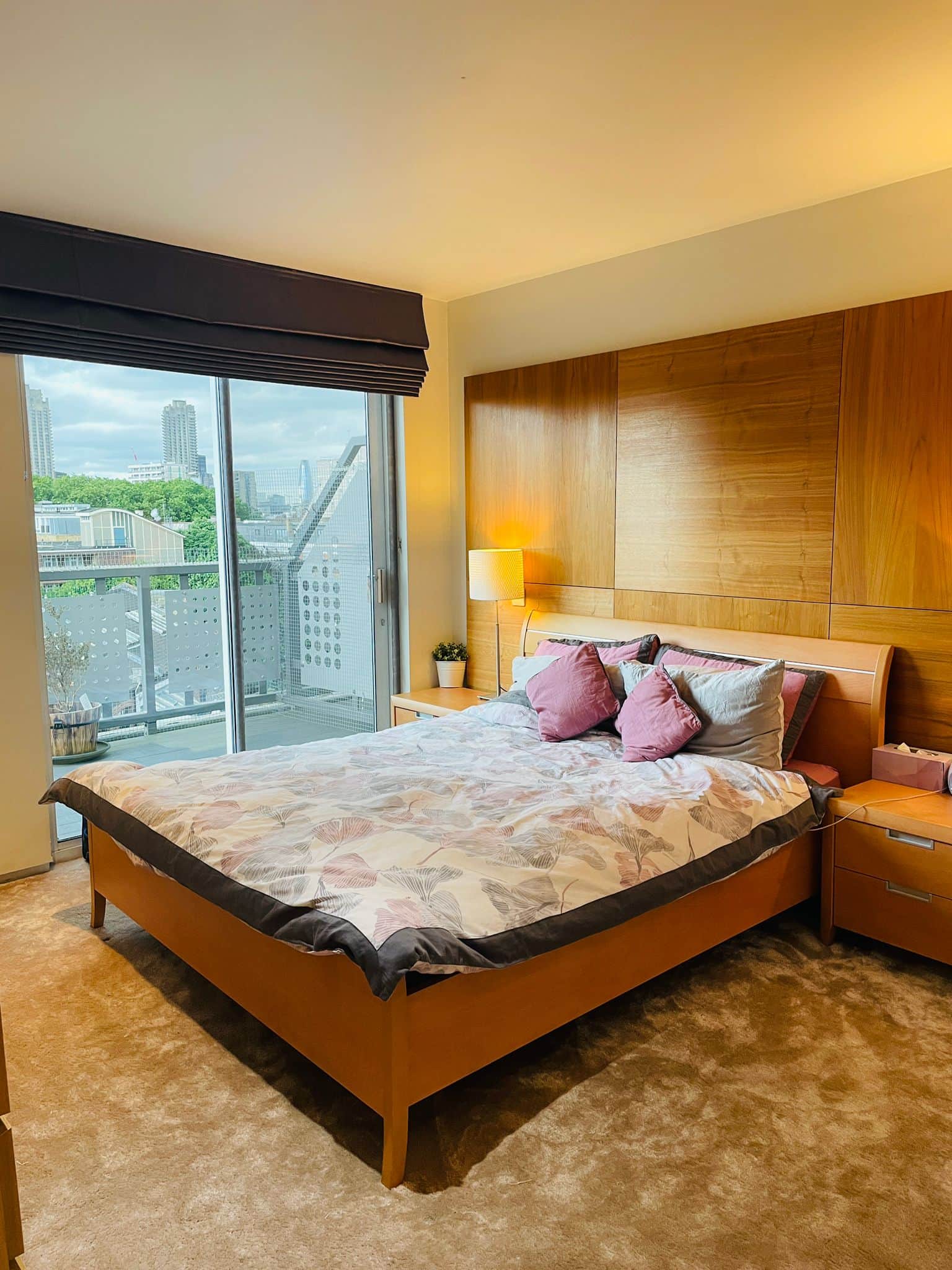 LONDON - 3 Bedroom Apartment in Victoria